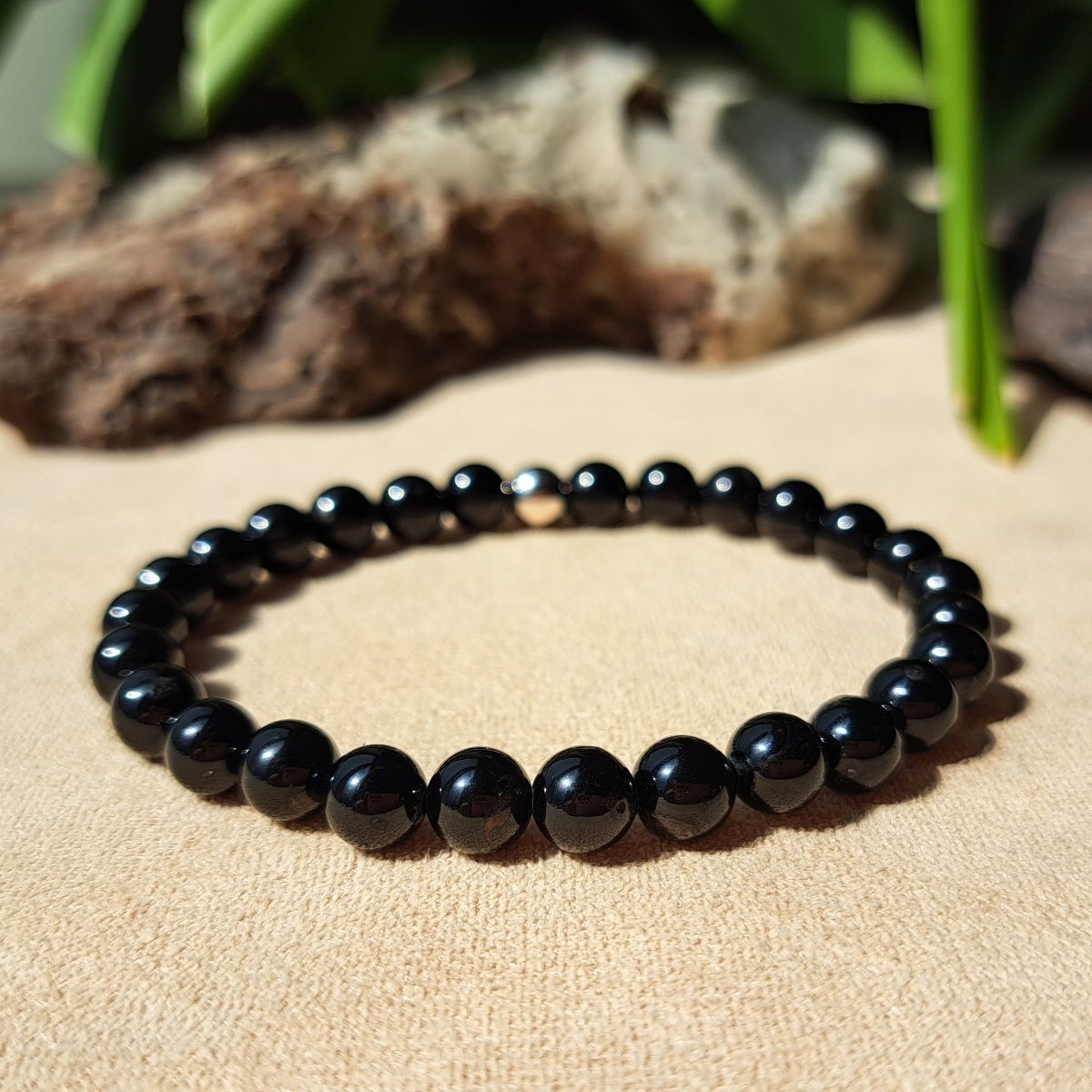 Obsidian bracelet frontal view.