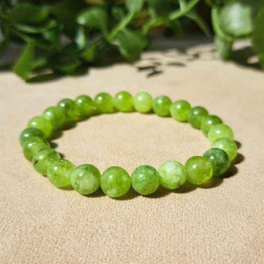 Olivine bracelet frontal view.