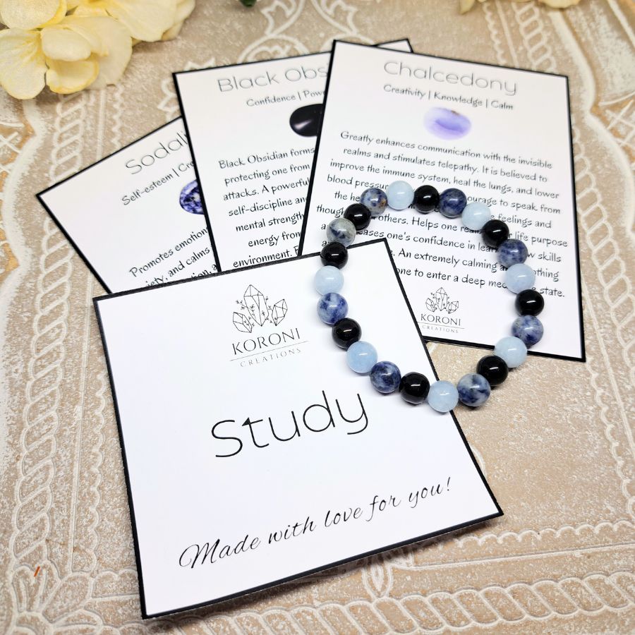 Blue bead bracelet oven explanation cards.